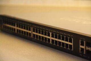 Switch Cisco SG200-50 Gigabit 50 puertos