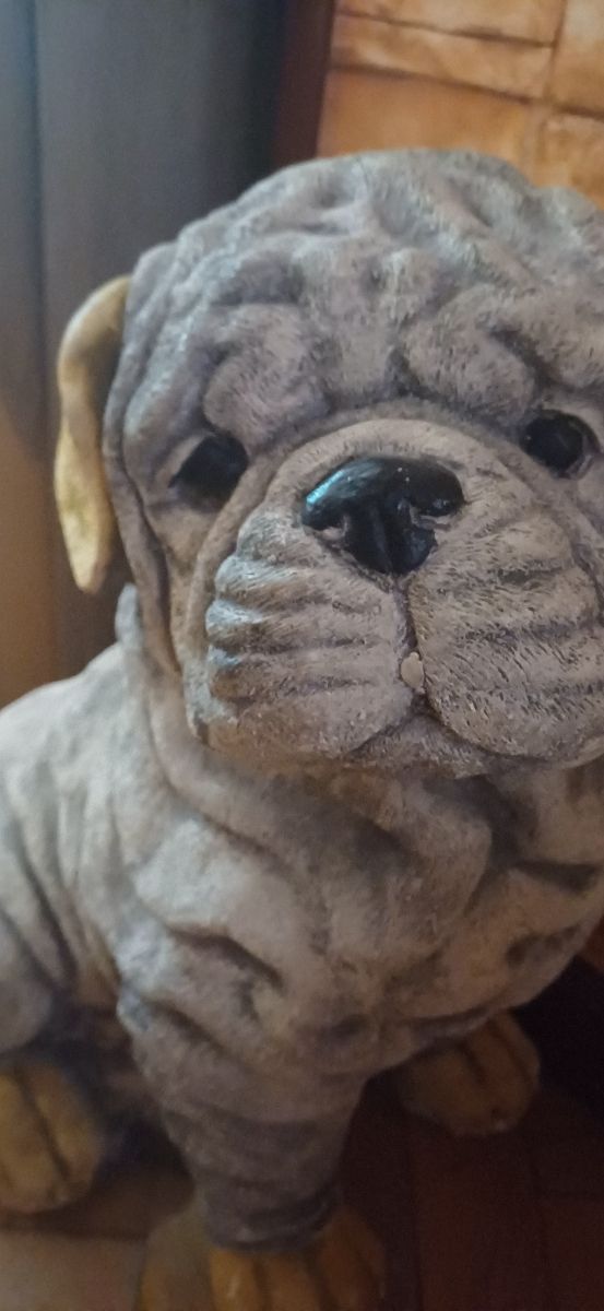 Figura perro Shar Pei piedra gris 42 cm alto