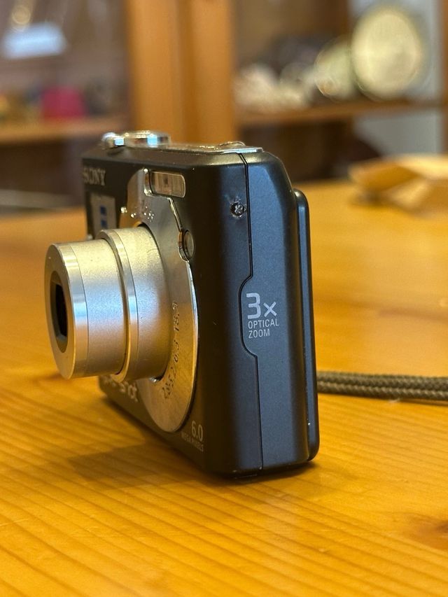 Digicam Sony DSC-W40 – Compacta y clásica vintage