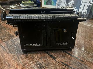 Máquina escribir Mercedes antigua