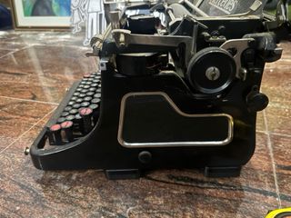Máquina escribir Mercedes antigua