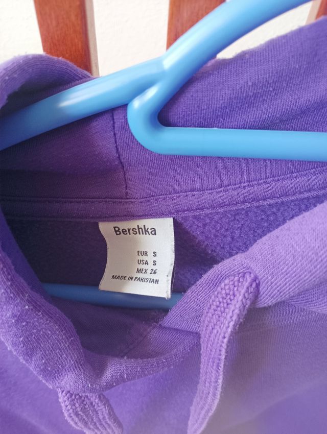 Sudadera Bershka morada talla S