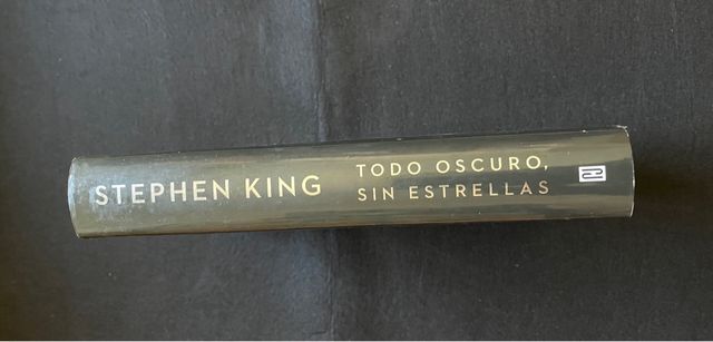 Todo oscuro, sin estrellas