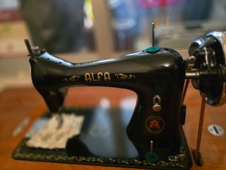 Máquina coser Alfa Antigua