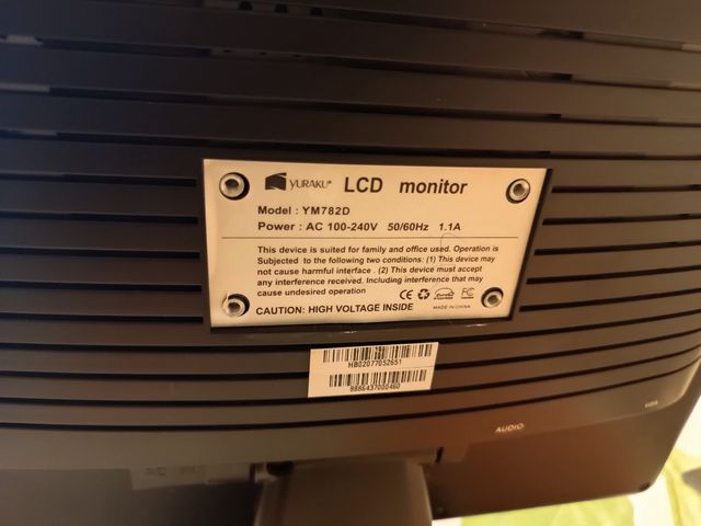 Monitor de 17" Yuraku