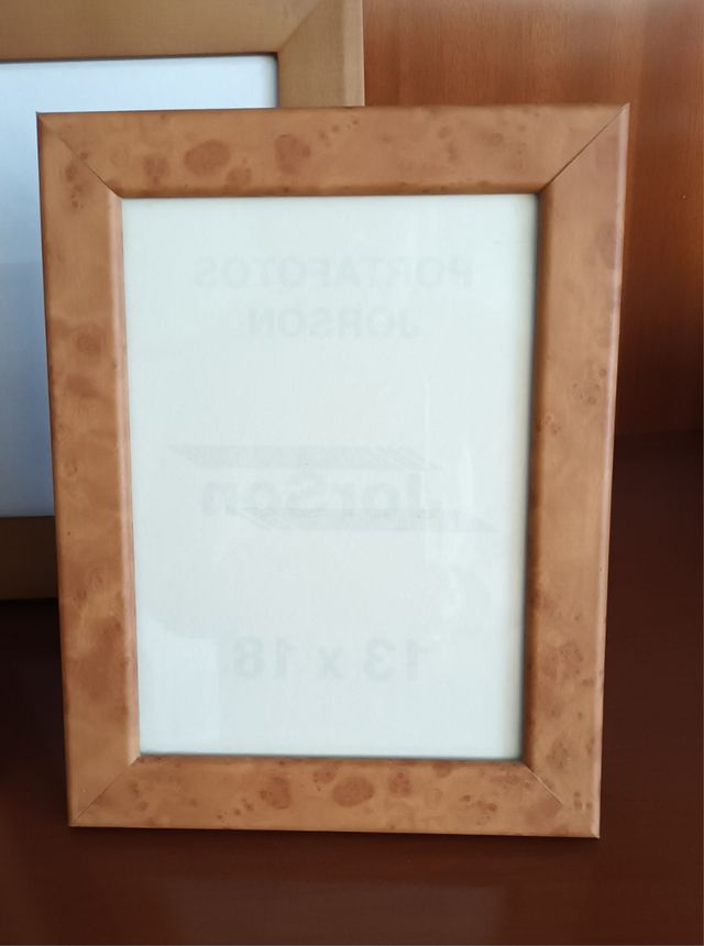 Lote 7 Marcos madera sobremesa. Usados y nuevos