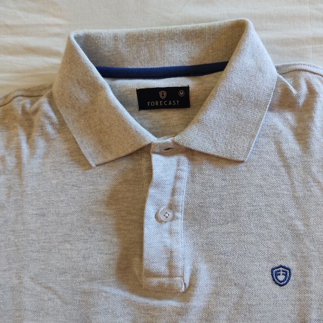 Polo Forecast gris claro. Talla M