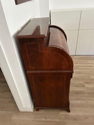 Escritorio antiguo de persiana en madera noble