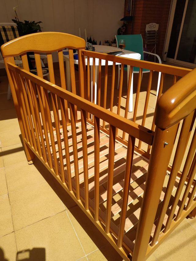 Cuna bebé madera