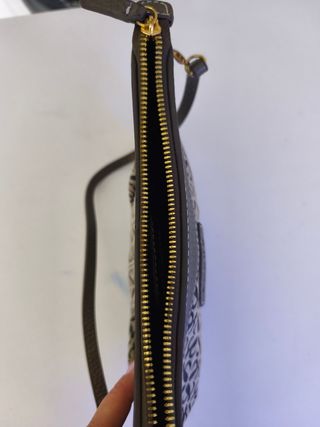 Bolso Loewe bandolera gris metálico 
