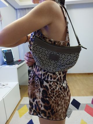Bolso Loewe bandolera gris metálico 
