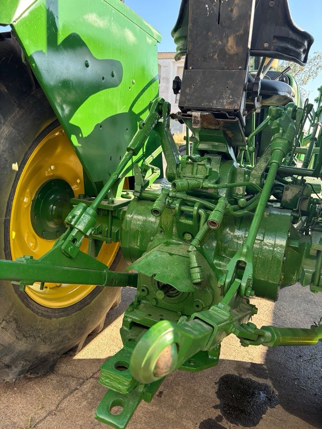 John Deere 2140 DT con pala