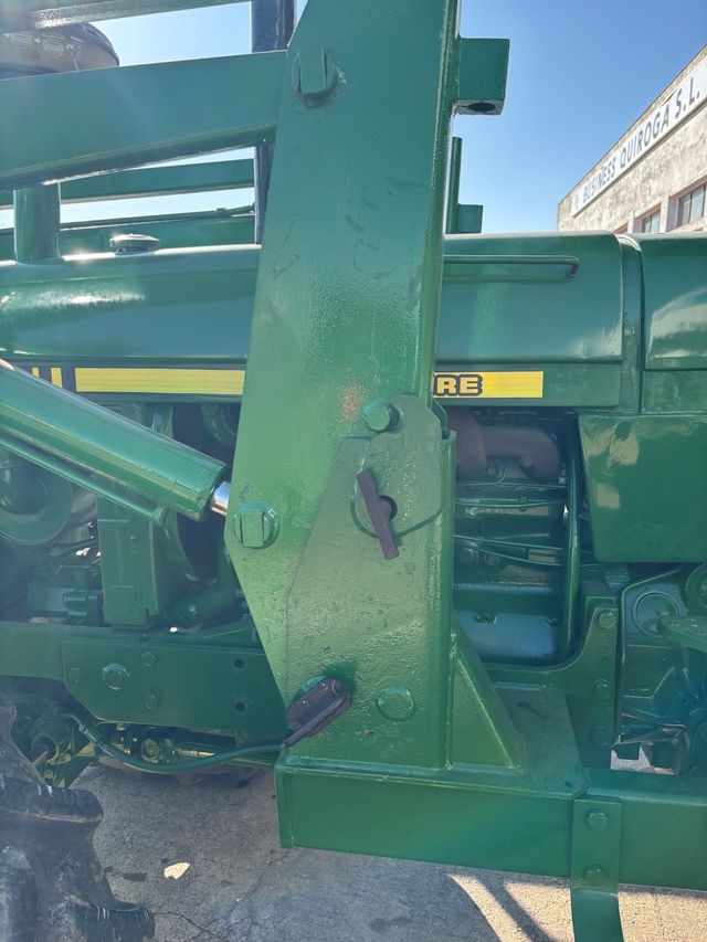 John Deere 2140 DT con pala