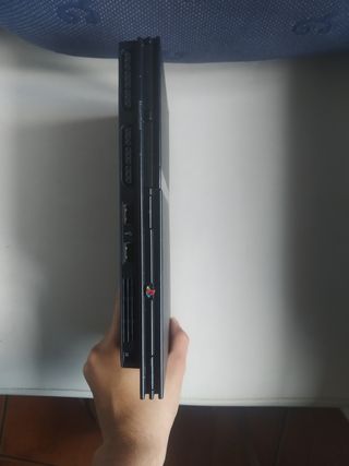 Ps2 con sus cables +1 mando y 6 juegos