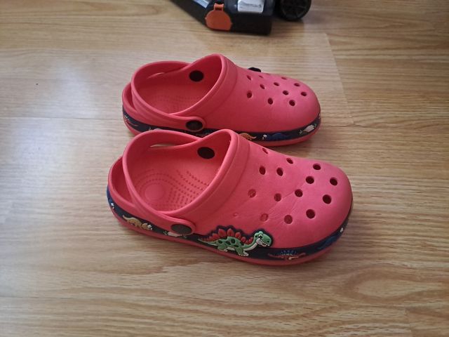 Crocs dinosaurios niño 30