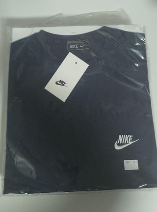 camisetas en varios colores y tallas