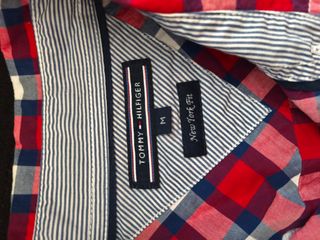 Camisa Tommy Hilfiger M - cuadros rojos
