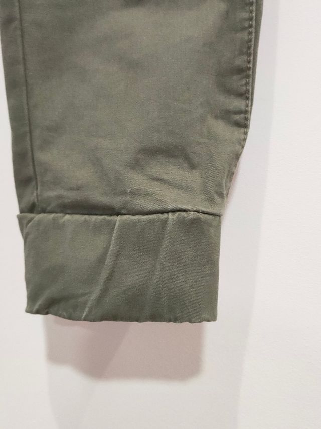 Pantalón verde de chico de la marca Nena Pasadena