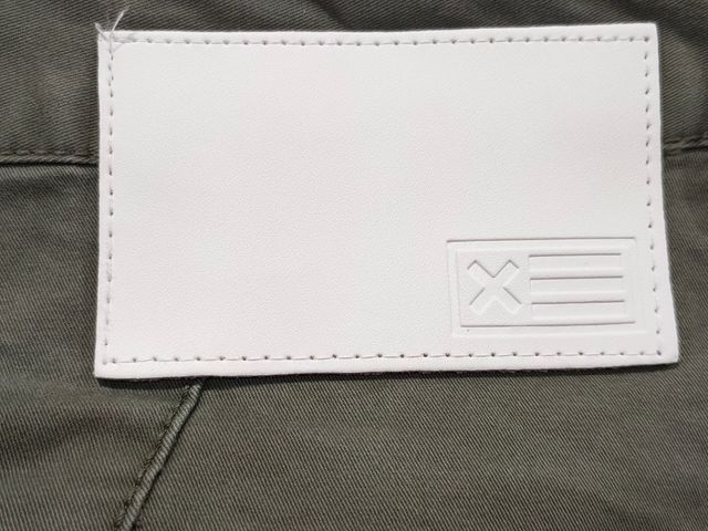 Pantalón verde de chico de la marca Nena Pasadena