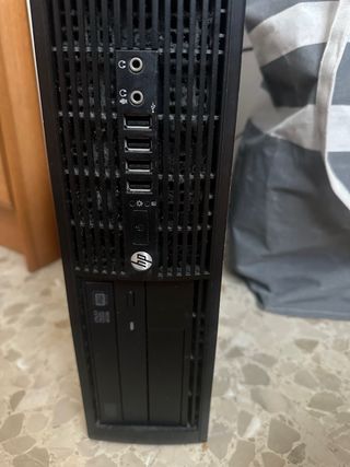 Torre HP - PC de sobremesa negra