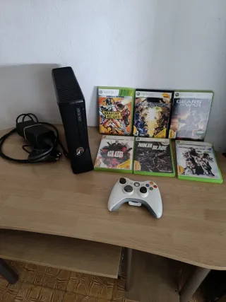 Xbox 360 Elite negra - 8 juegos