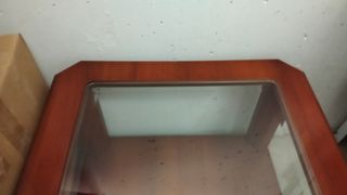 Mesa centro de salón,madera y  cristal pequeña 