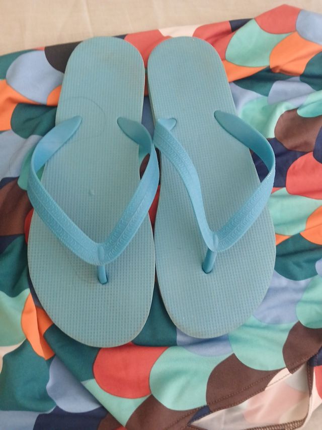 Chanclas azules