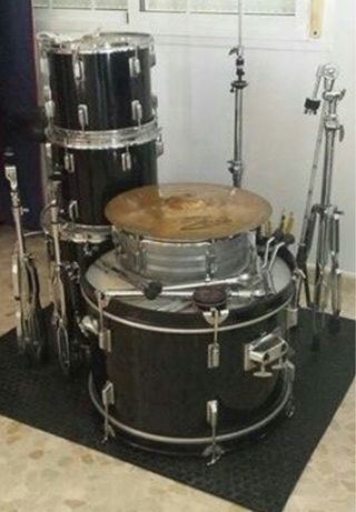 Batería acústica