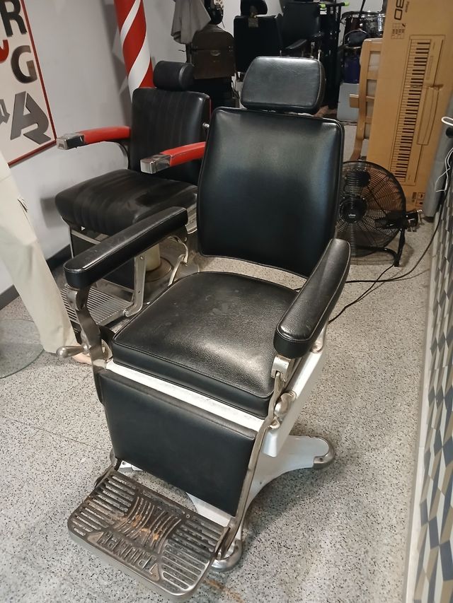 3 Sillónes barbero antiguo precio es por los tres