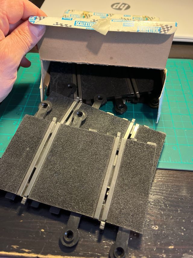 Scalextric: caja con 4 tramos 87mm antiguos