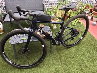 Bicicleta  gravel  Liv Carbono