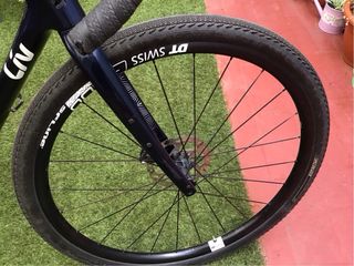 Bicicleta  gravel  Liv Carbono