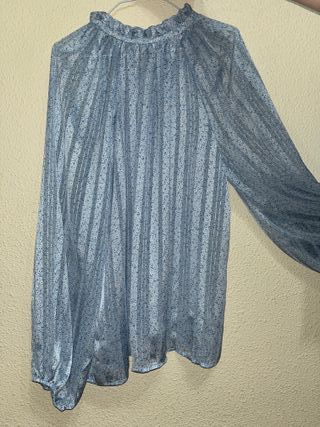 Blusa H&M azul floral verano