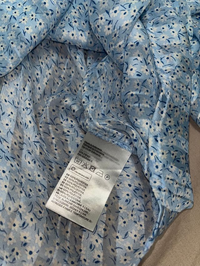 Blusa H&M azul floral verano