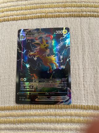 Jolteon VMAX - Carta Pokémon