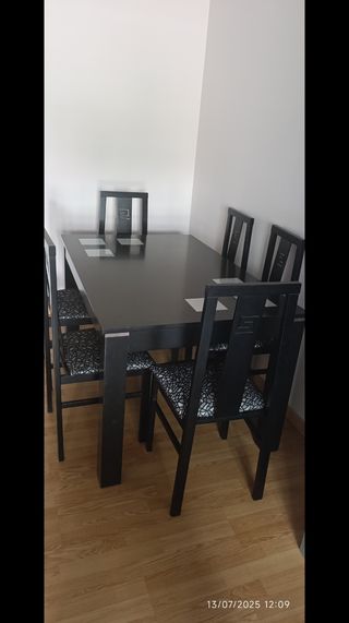 Mesa Comedor Extensible Negra con 6 sillas