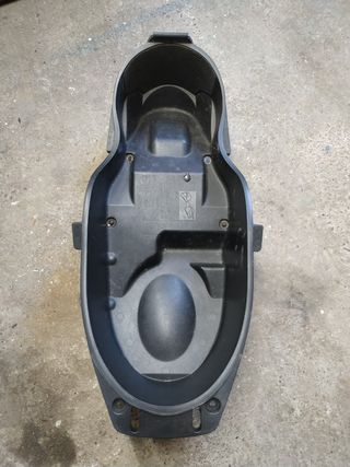 Baúl bajo asiento Yamaha XMAX 250