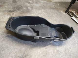 Baúl bajo asiento Yamaha XMAX 250