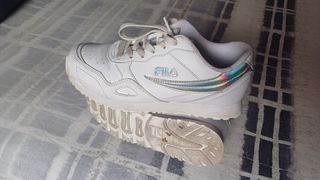 Zapatillas Fila blancas 37
