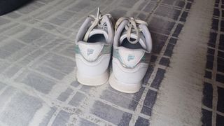 Zapatillas Fila blancas 37