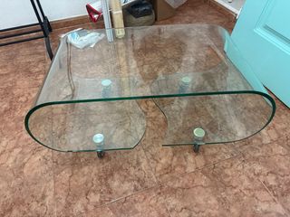 Mesa centro cristal curvada