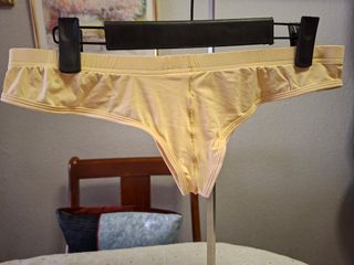 Slip tipo tanga, beige,marca COCKCON para hombre