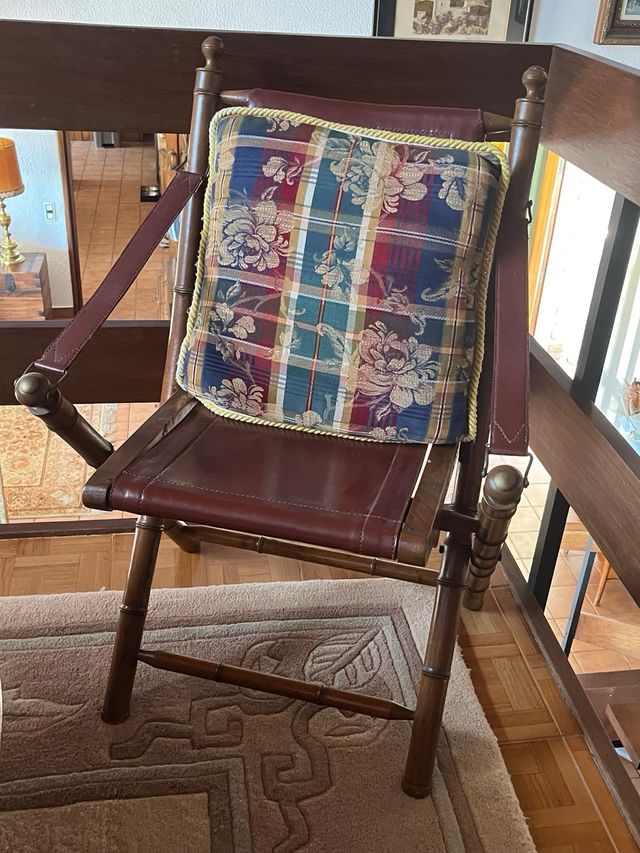 2 sillas de cuero y madera vintage plegables