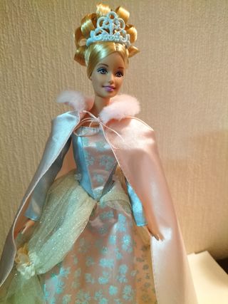 Barbie con abito da principessa Bella Addormentata