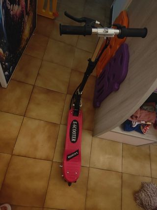 Patinete eléctrico infantil rosa