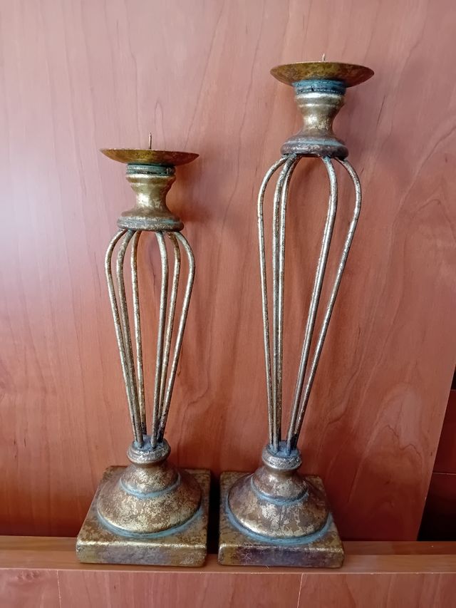 2 Candelabri in metallo dorato