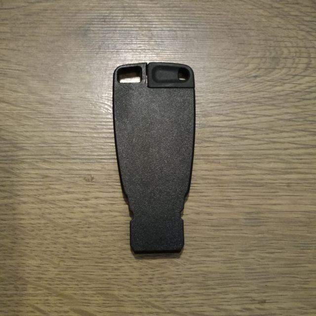 LLAVE AUXILIAR CLK 200 EN PERFECTO ESTADO