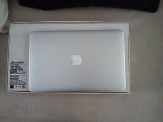 MacBook Air 11" A1370 - Plata. Precio No negociabl