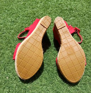 Sandalias rojas ante y esparto Nuevas