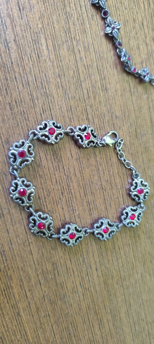 Conjunto de bijuteria vermelho prata